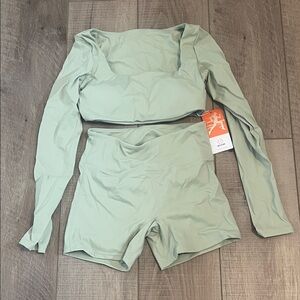 Mint Green Long Sleeve Crop Top and Shorts. Size Small.